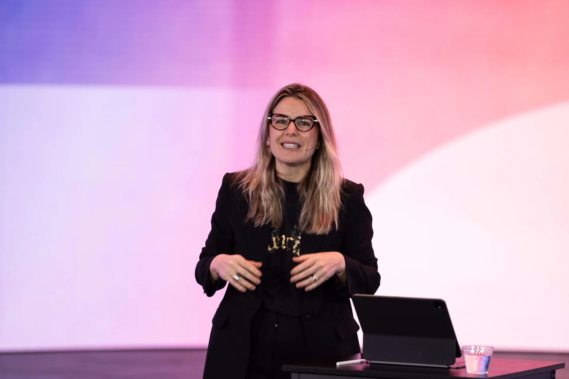 Andreza Araújo apresenta conteúdo no palco da Masterclass